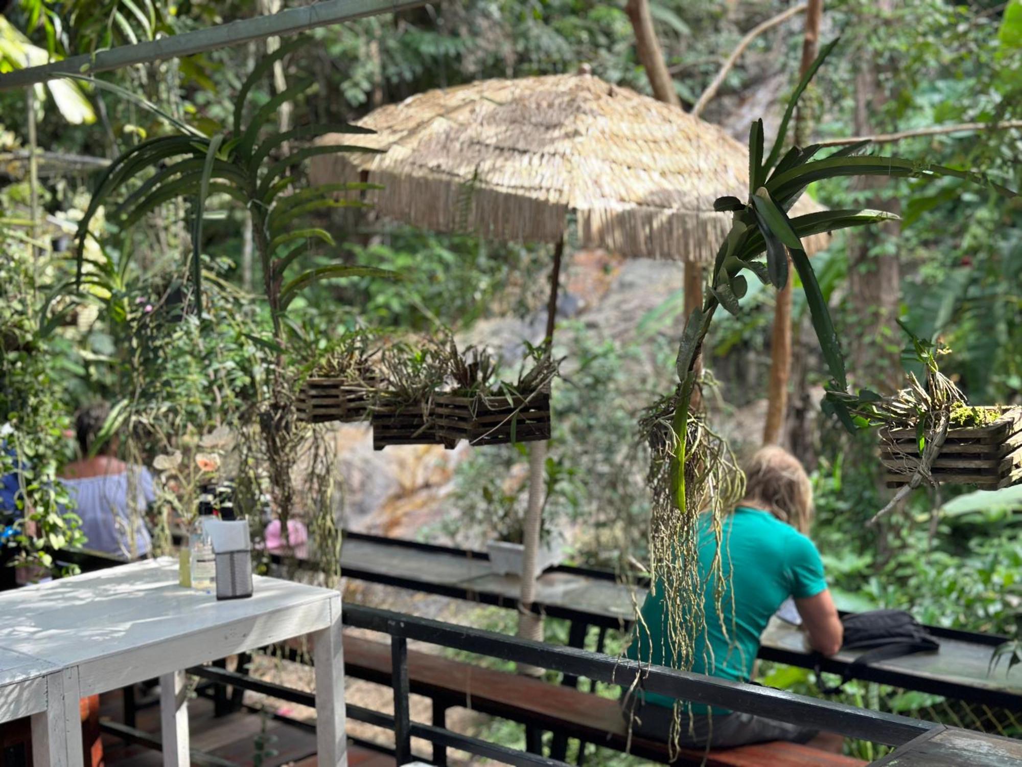Nua Tone Resort Bang Tao & Cafe Exterior foto