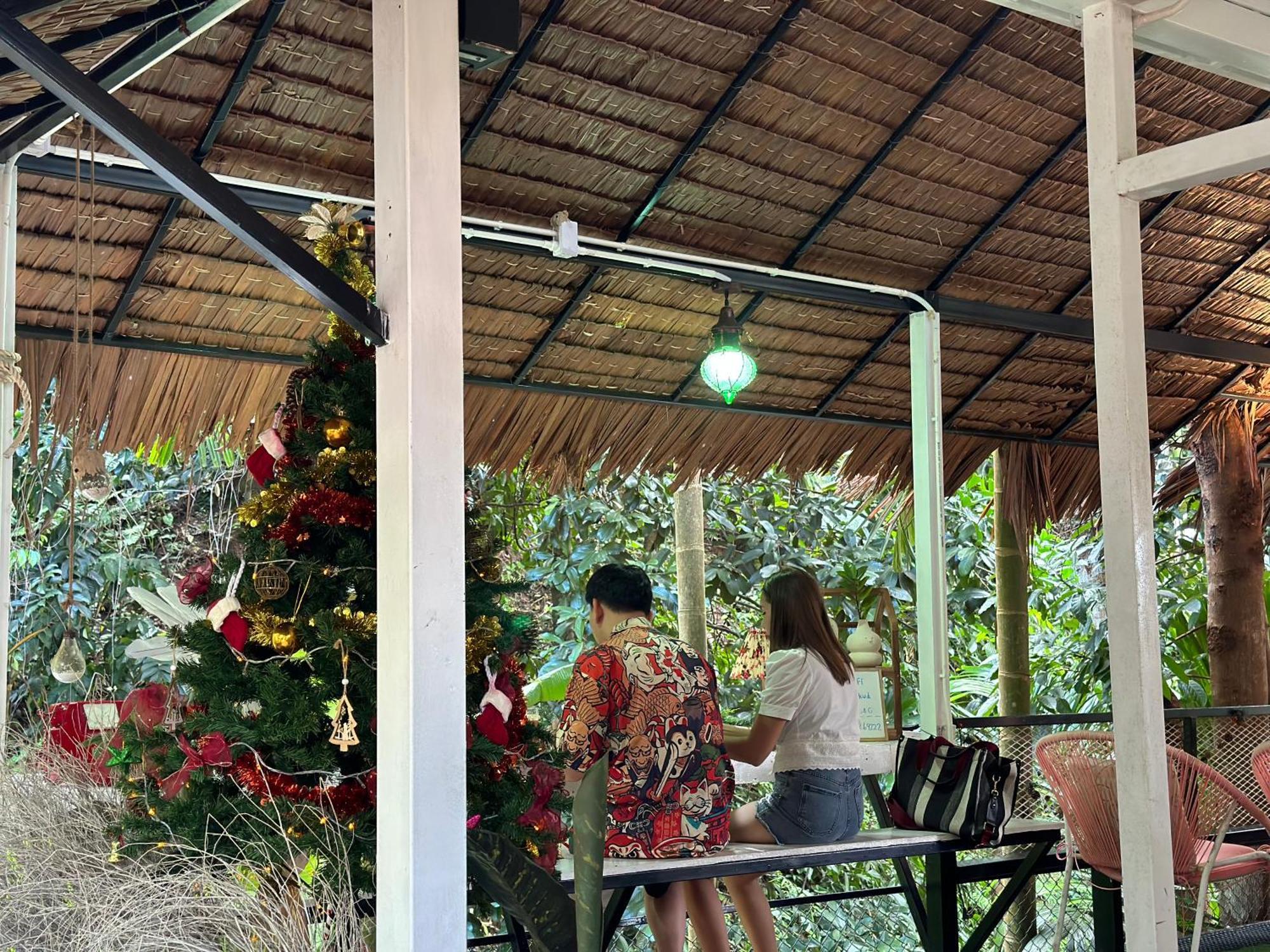 Nua Tone Resort Bang Tao & Cafe Exterior foto